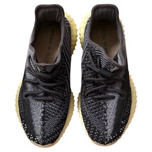 adidas Yeezy Boost 350 Box in Brown Cardboard